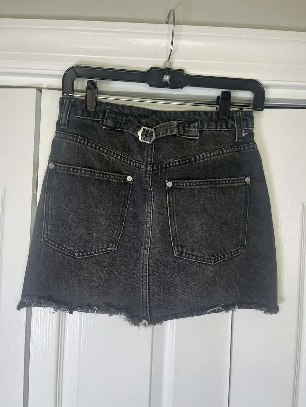We The Free Black Distressed Button Front Denim Mini Skirt Sz 25 Raw Hem Pockets